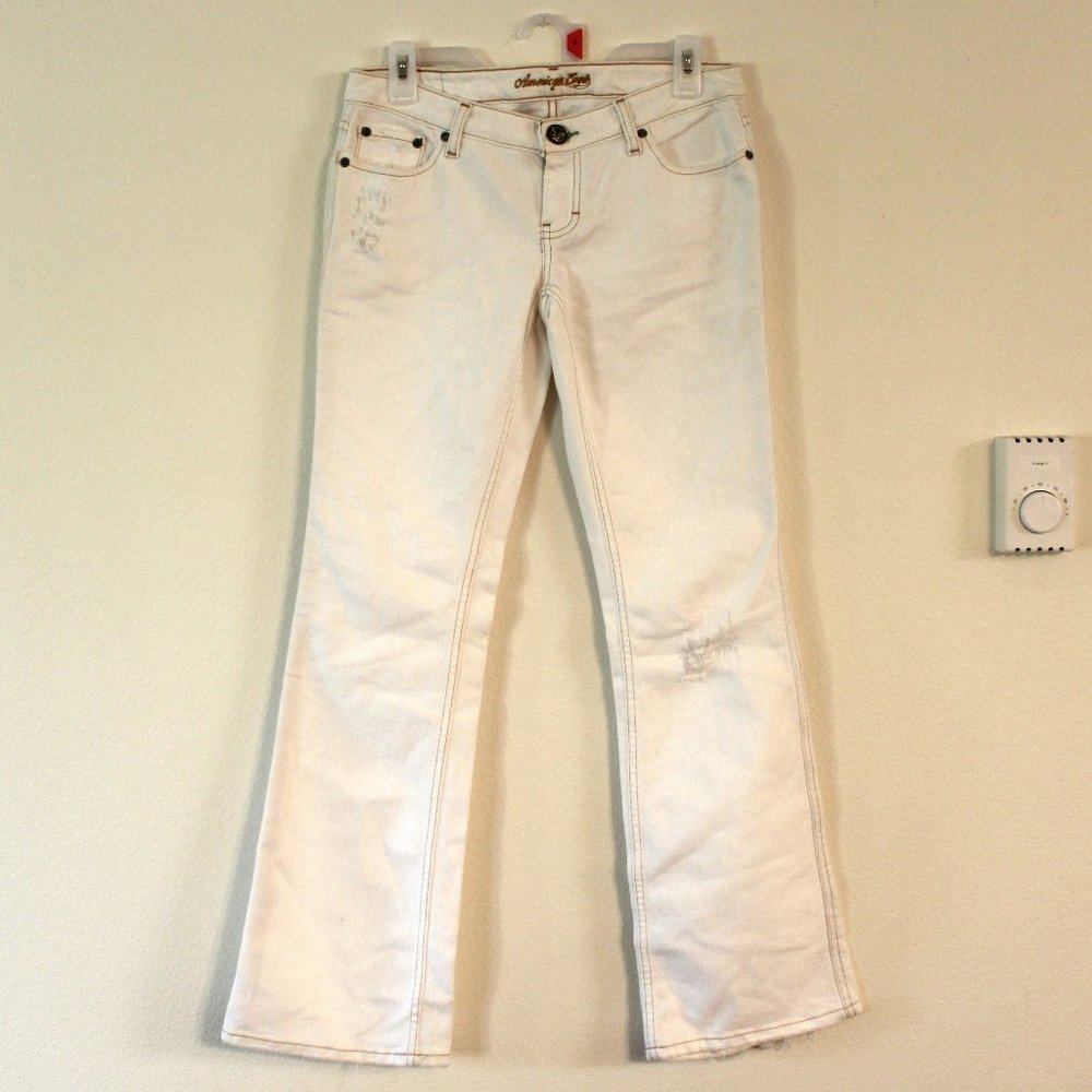 American Eagle White Strait Leg Stretch Jeans Size 6
